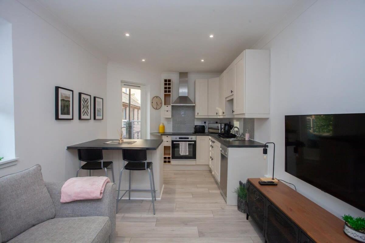 Bright Central Flat With Balcony And Free Parking غلاسغو المظهر الخارجي الصورة