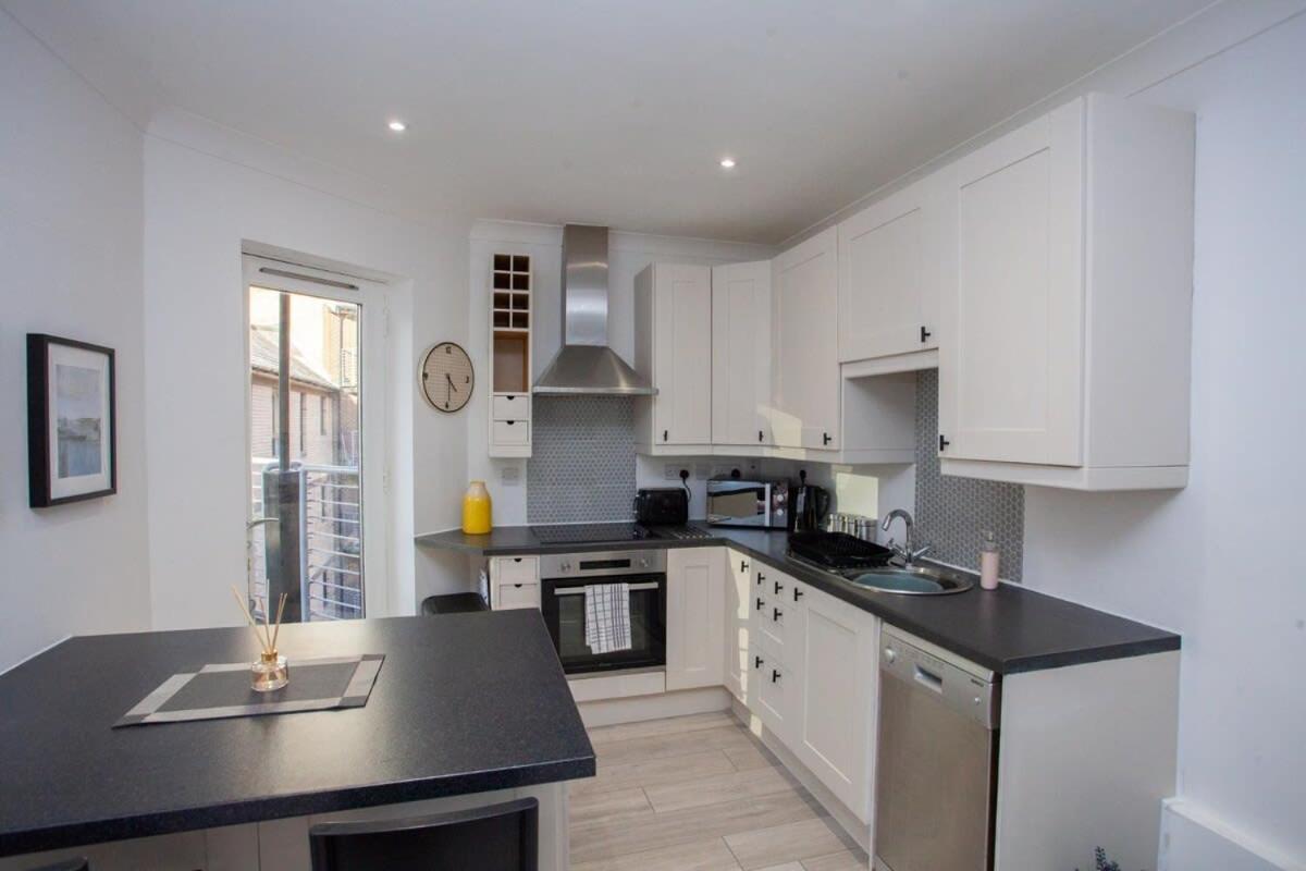 Bright Central Flat With Balcony And Free Parking غلاسغو المظهر الخارجي الصورة