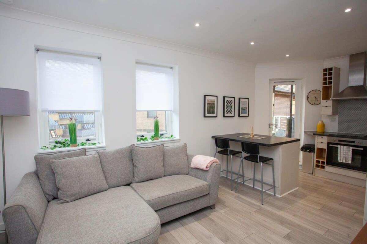 Bright Central Flat With Balcony And Free Parking غلاسغو المظهر الخارجي الصورة